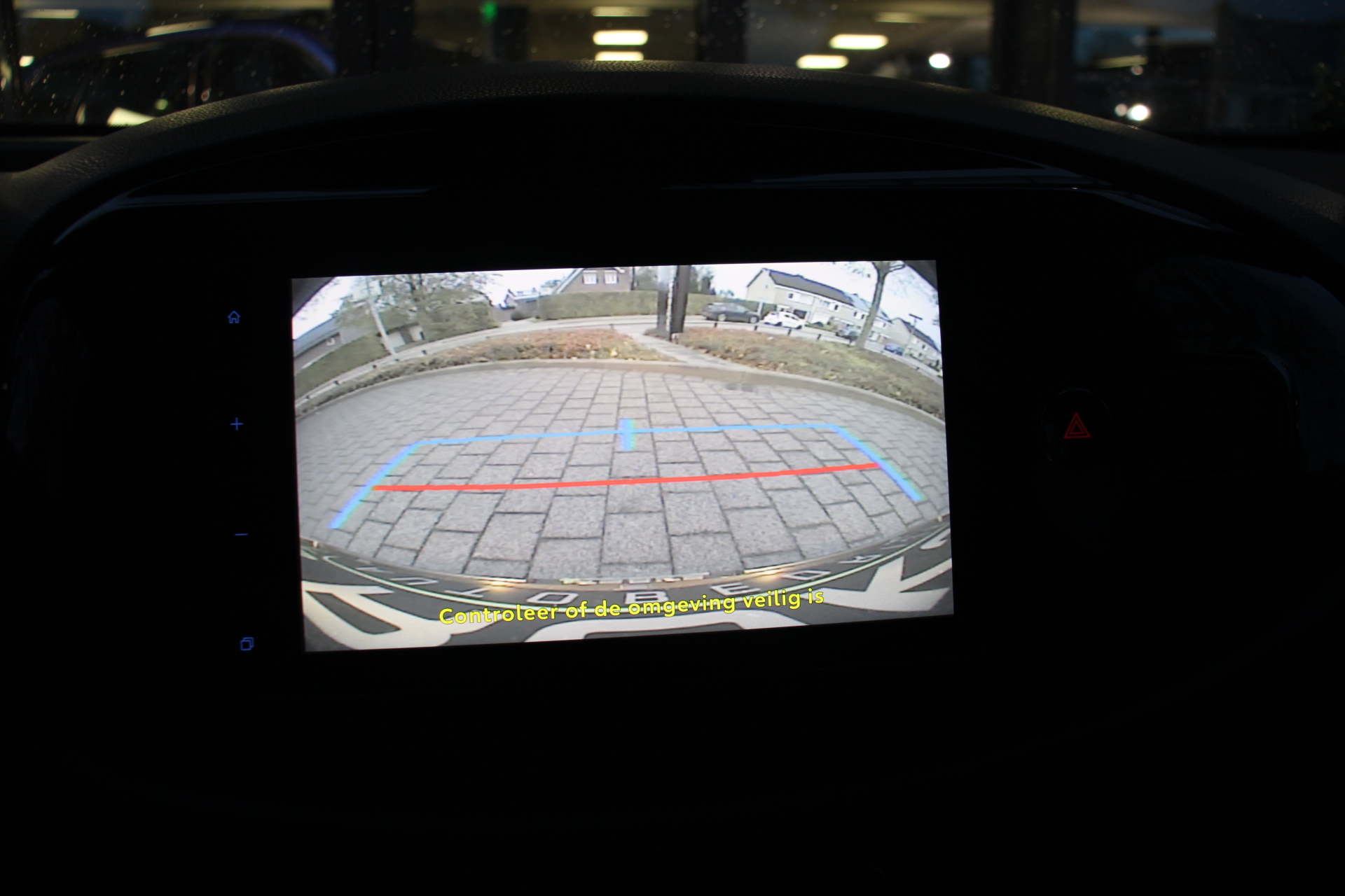 48617811-5.jpg